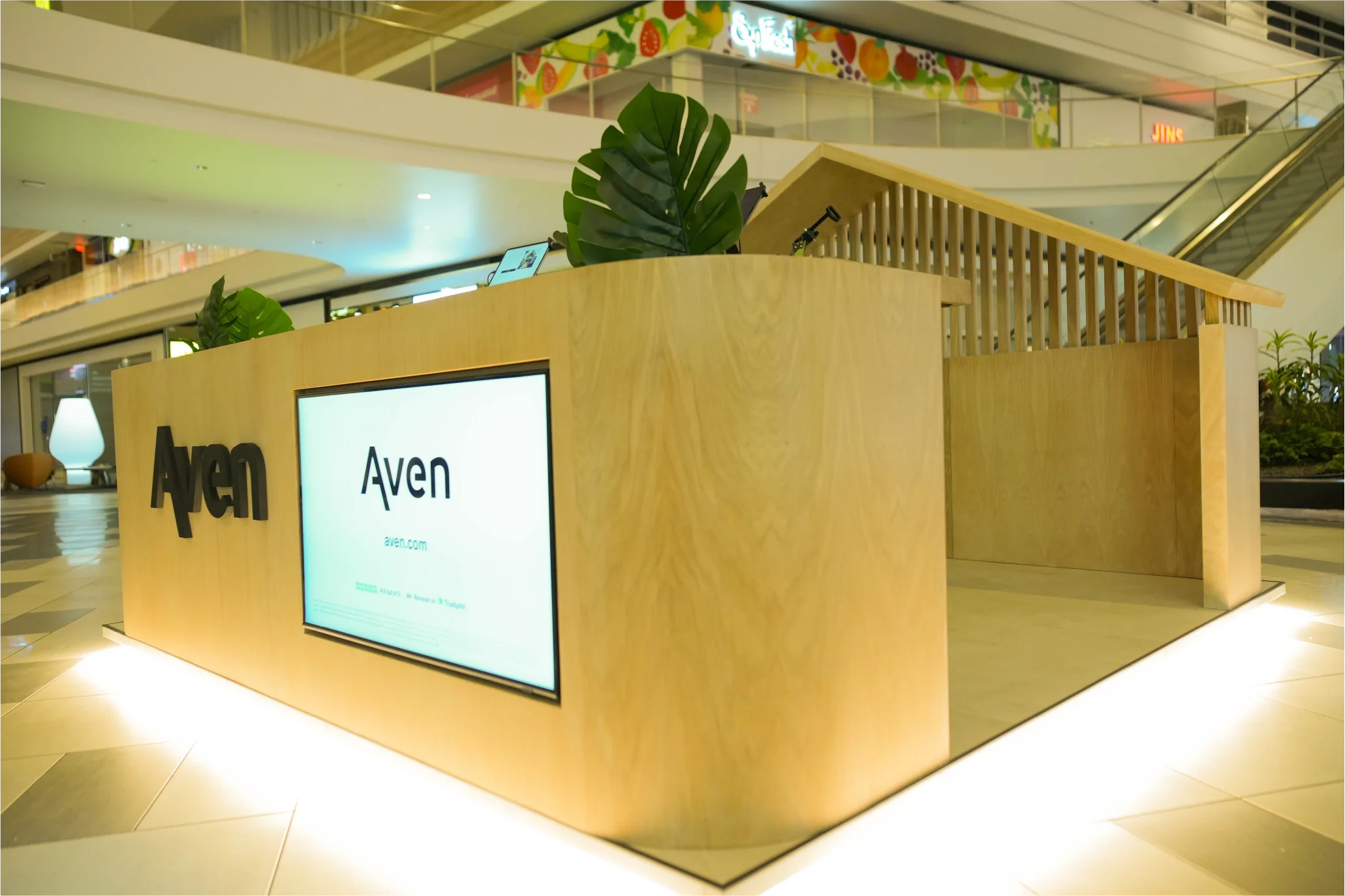 Aven Credit Card Mall Kiosk retail fabrication by Fuller Street