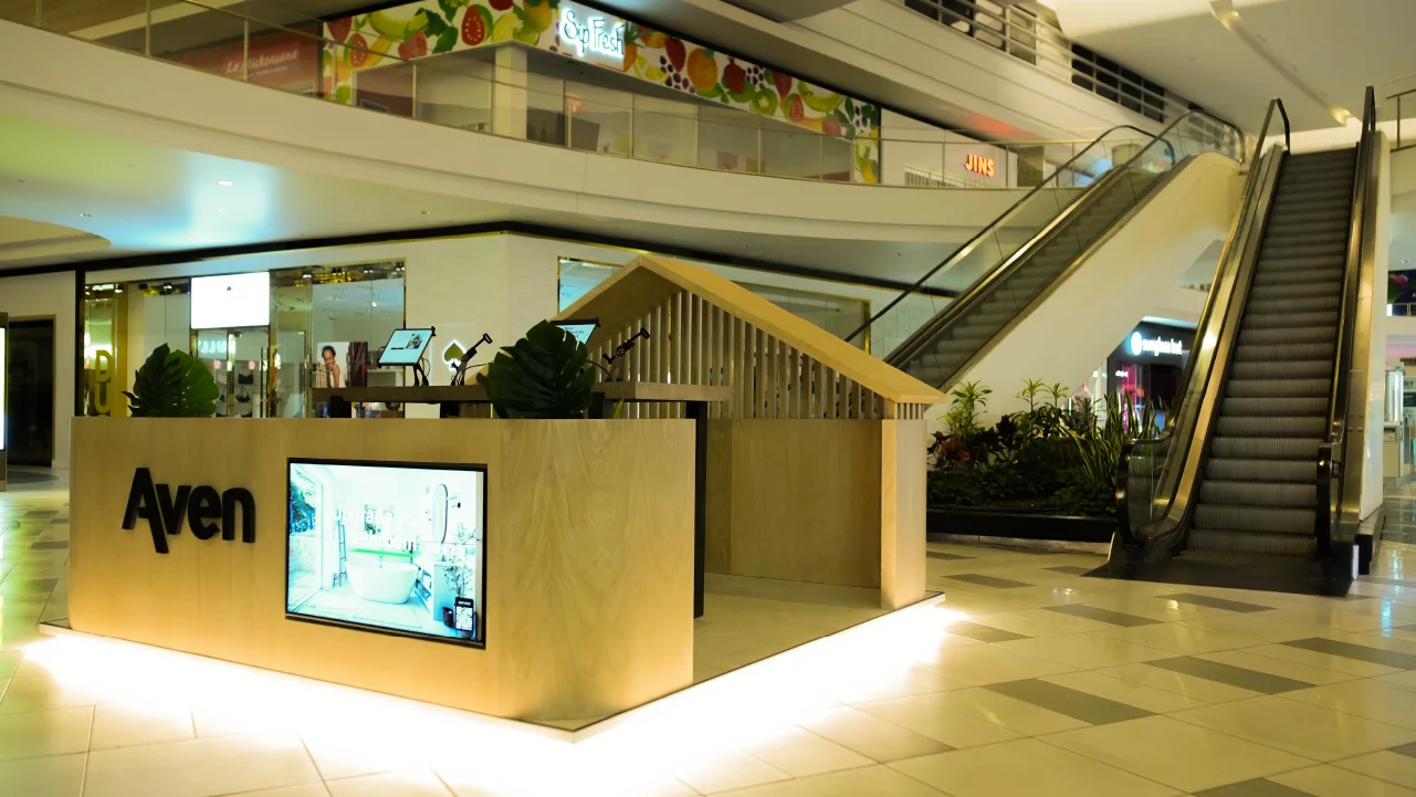 A kiosk in a shopping mall built for Aven Credit Card by Fuller Street and their experiential fabrication team in Los Angeles